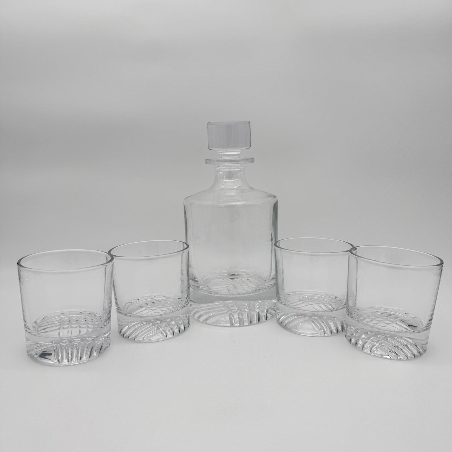 Custom Whiskey Decanter And Glass Set (4) - Personalize Your Spirts Experience